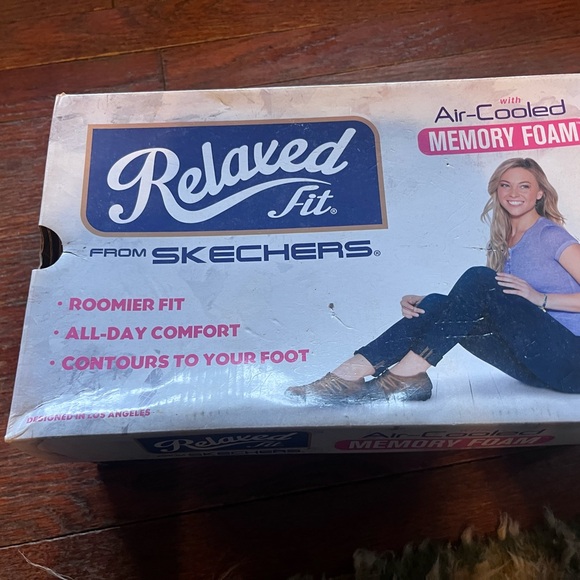 Like New Skechers Relaxed Fit shoes Size 7.5 - Picture 11 of 11